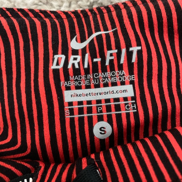 Nike Capri leggings size small - Picture 2 of 5